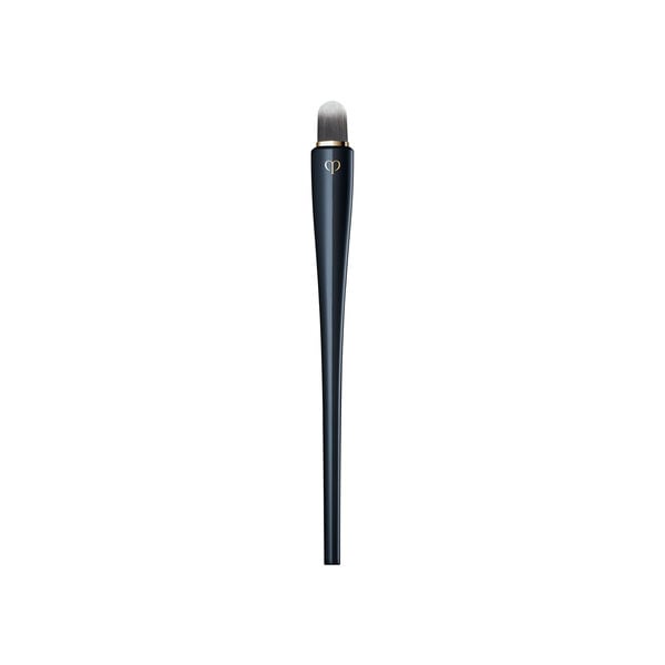 Light Coverage Foundation Brush Cle De Peau Beaute