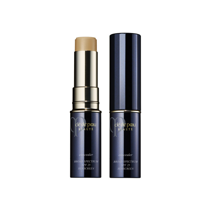 Click to view more detailed imagery on our partner's website Clé De Peau Beauté Concealer Spf 25, Mocha (5 G)