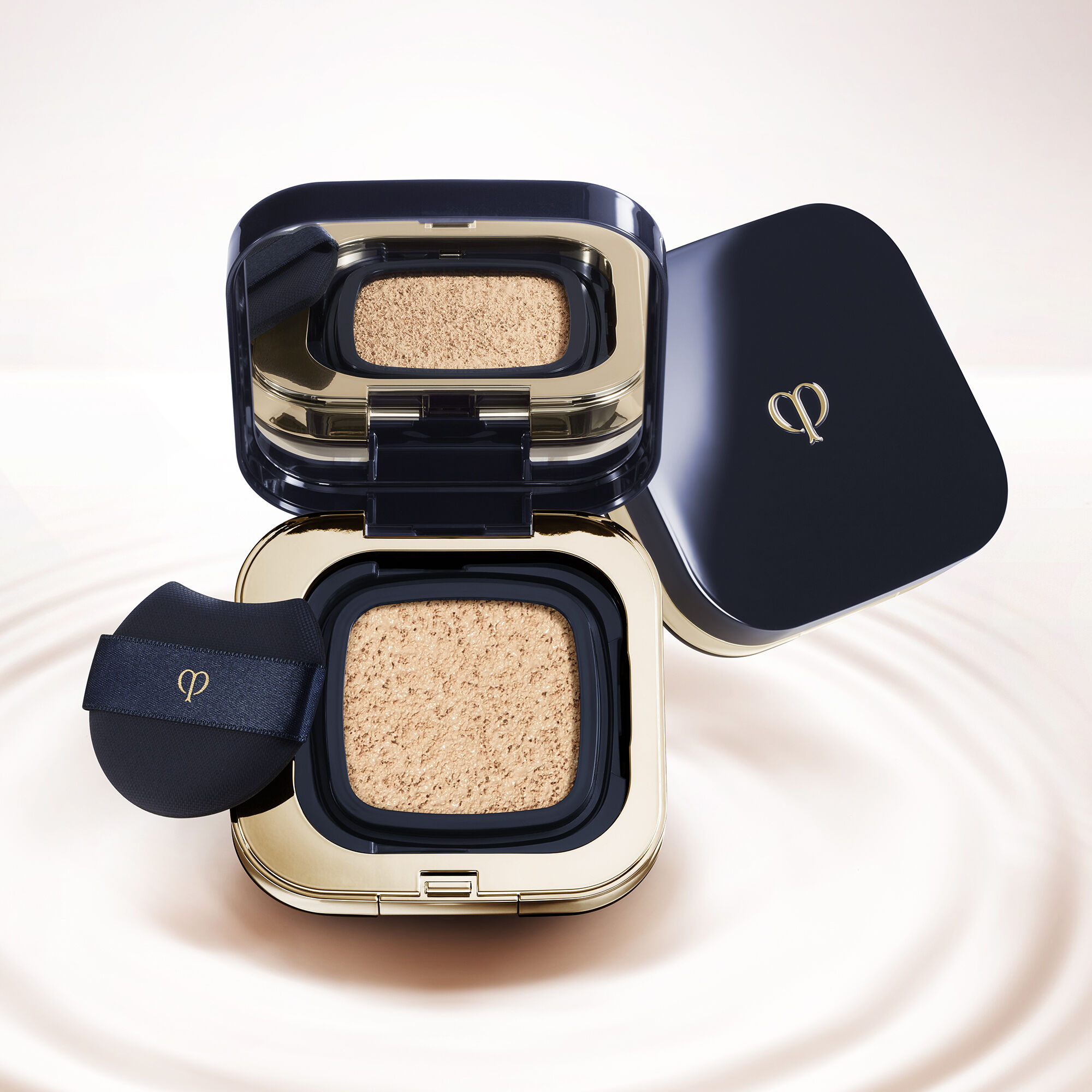 clé de peau Radiant Cushion Foundation nm_4511770_100297_m