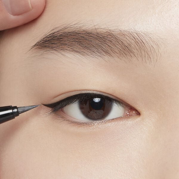 Cle De Peau Beaute Liner Liquid Intense Cle De Peau Beaute Liner Liquid Intense