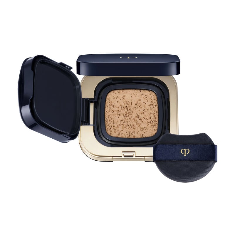 Clé De Peau Beauté Radiant Cushion Foundation Dewy, Medium Ocher (15 G)
