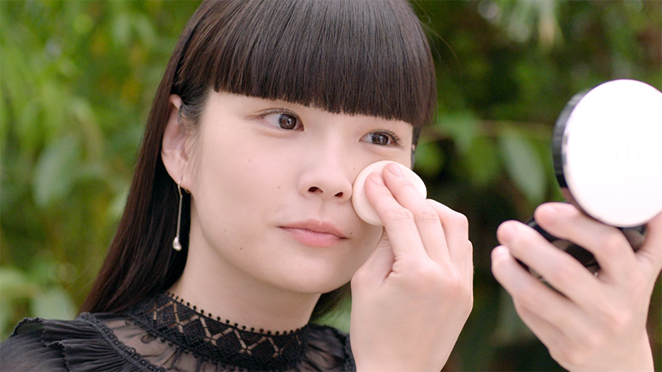 Radiant Cream to Powder with Kozue Akimoto