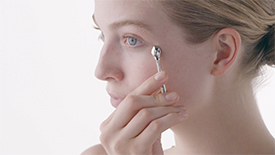 让双眸重焕活力化妆教程 | Enhancing Eye Cream | Clé de Peau Beauté