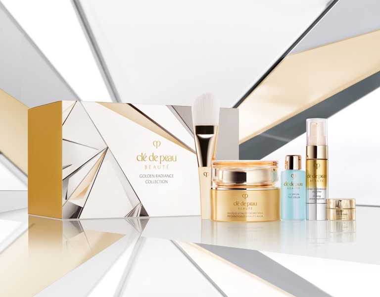 Ready, Set, Radiant : Discover limited-edition skincare sets, ideal for your ritual or as a gracious gift.