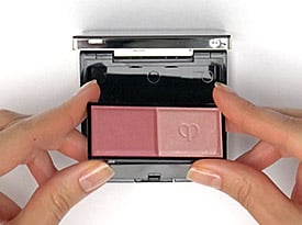 How to refill powder blush duo | Cl&eacute; de Peau Beaut&eacute;
