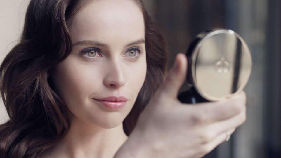 Radiant Cream to Powder:Felicity Jones